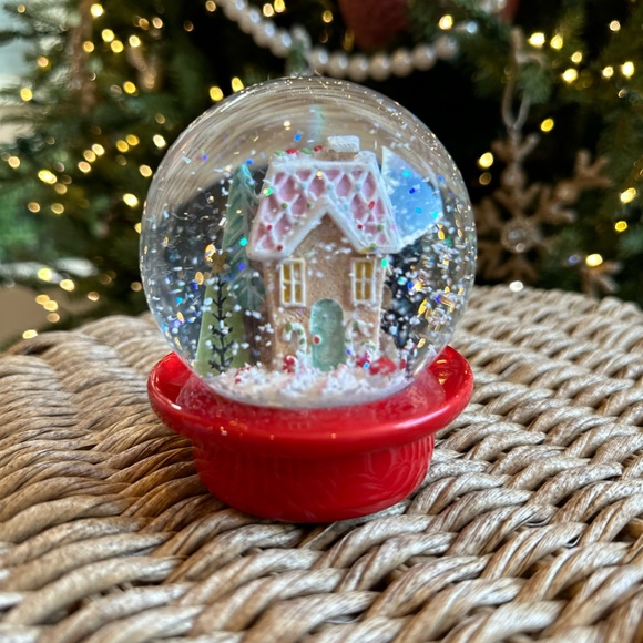 Gingerbread mug snow globe Christmas 2023 - Picture 9 of 11